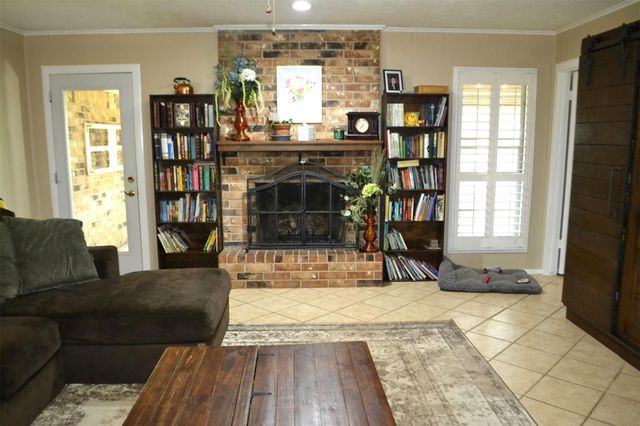 610 E X Street, Deer Park, TX 77536