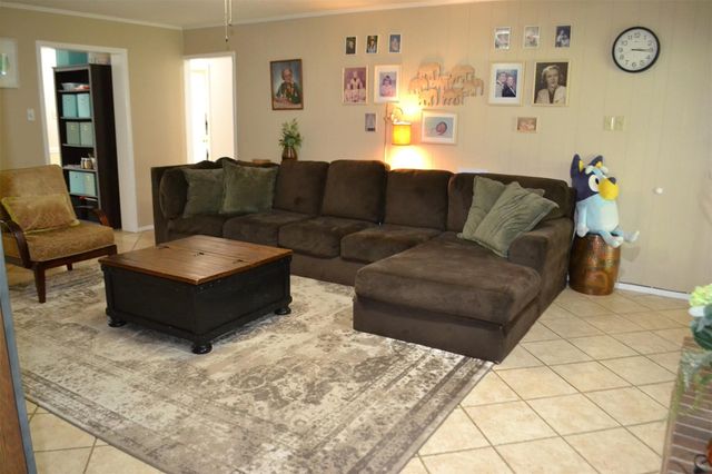 610 E X Street, Deer Park, TX 77536