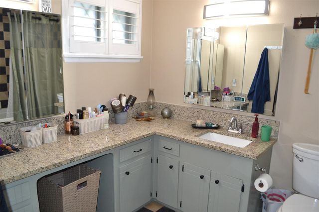 610 E X Street, Deer Park, TX 77536