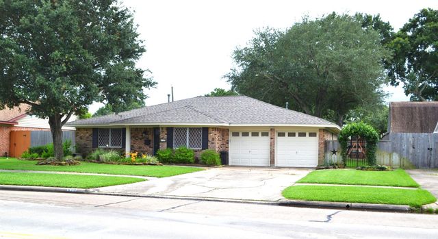 610 E X Street, Deer Park, TX 77536