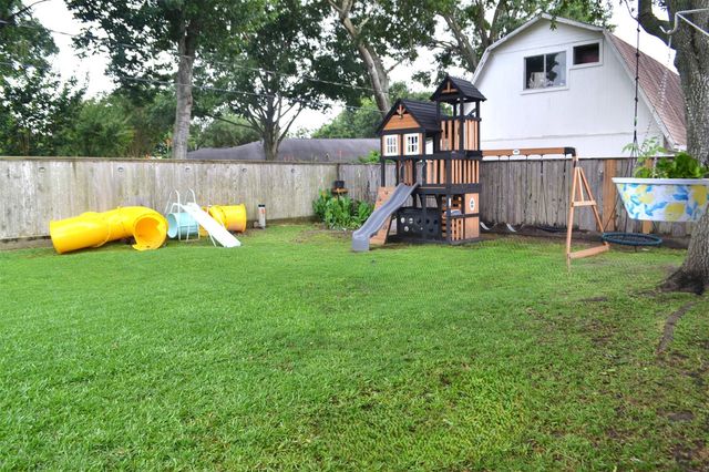 610 E X Street, Deer Park, TX 77536