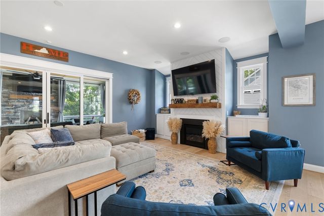 17336 Otter Dr, Moseley, VA 23120