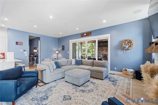 17336 Otter Dr, Moseley, VA 23120