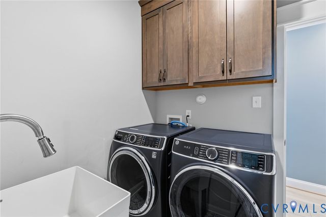17336 Otter Dr, Moseley, VA 23120