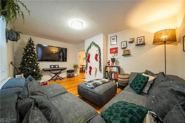 1573 Coutant Avenue, Lakewood, OH 44107