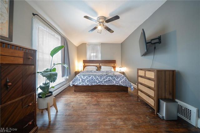 1573 Coutant Avenue, Lakewood, OH 44107