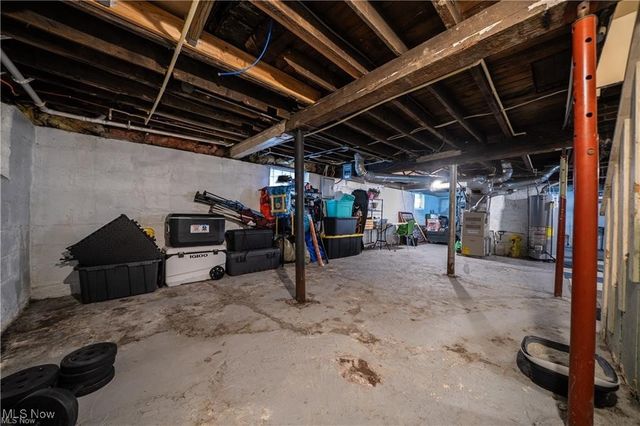 1573 Coutant Avenue, Lakewood, OH 44107