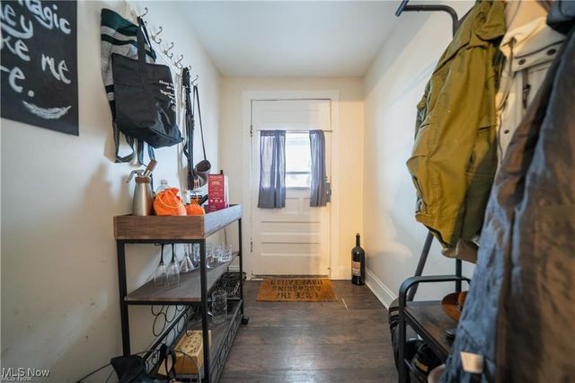 1573 Coutant Avenue, Lakewood, OH 44107