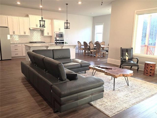 1930 Grand Lanier Drive, Buford, GA 30518