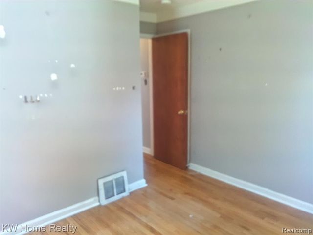 4048 Buckingham Avenue, Berkley, MI 48072