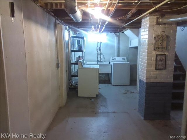 4048 Buckingham Avenue, Berkley, MI 48072