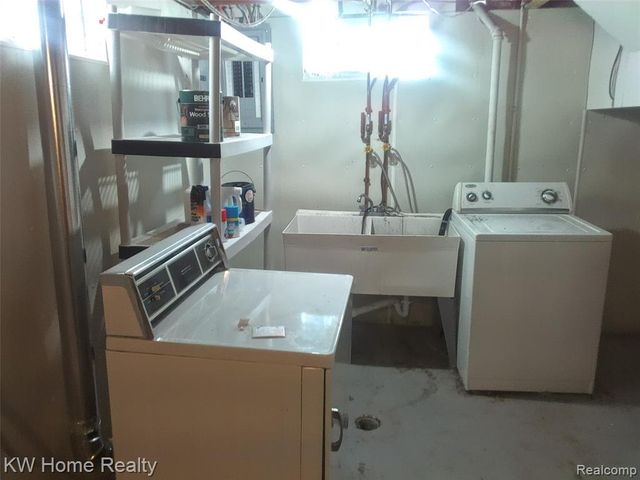 4048 Buckingham Avenue, Berkley, MI 48072