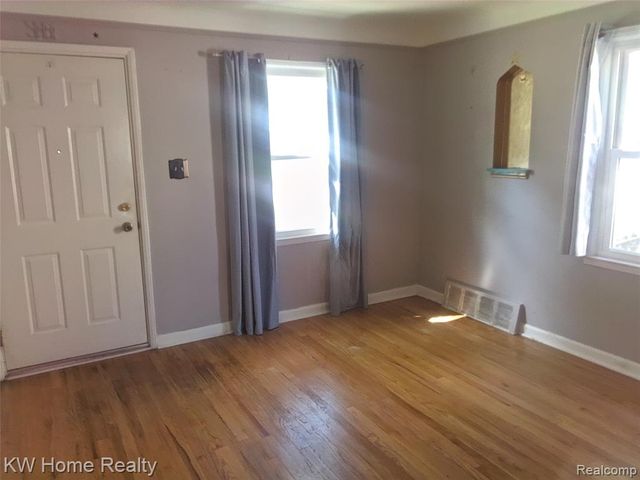 4048 Buckingham Avenue, Berkley, MI 48072