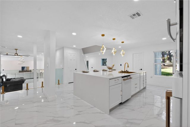 305 SWEETWATER CLUB CIRCLE, Longwood, FL 32779