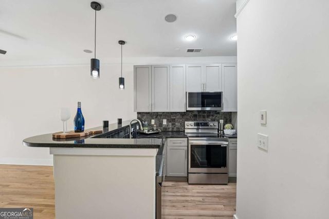 221 Semel Circle NW 261, Atlanta, GA 30309
