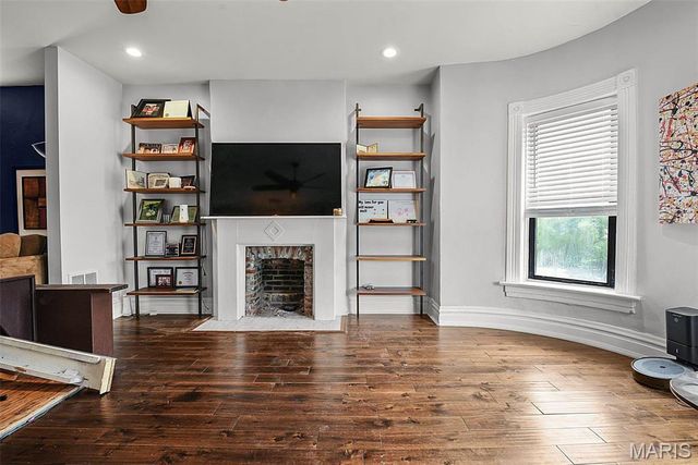 4631 Washington Avenue, St Louis, MO 63108