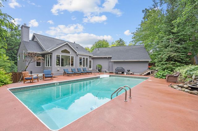 2700 Ashbourne Road, Minnetonka, MN 55391