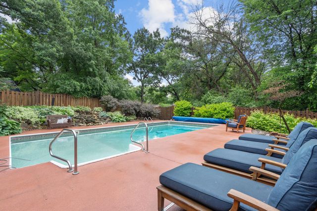 2700 Ashbourne Road, Minnetonka, MN 55391