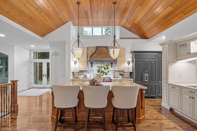 2700 Ashbourne Road, Minnetonka, MN 55391