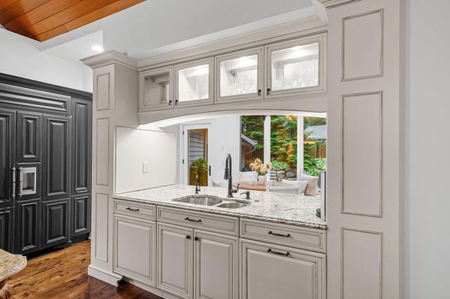 2700 Ashbourne Road, Minnetonka, MN 55391