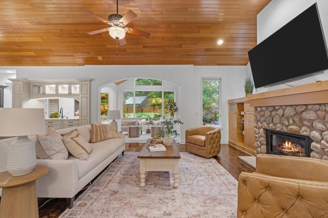 2700 Ashbourne Road, Minnetonka, MN 55391