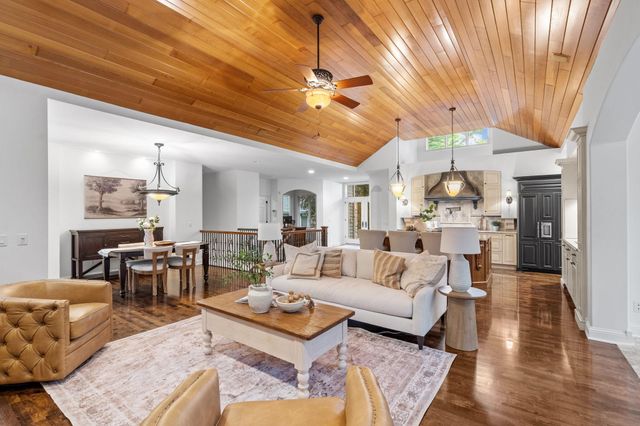 2700 Ashbourne Road, Minnetonka, MN 55391