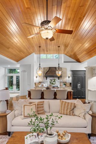 2700 Ashbourne Road, Minnetonka, MN 55391