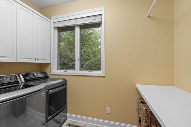 2700 Ashbourne Road, Minnetonka, MN 55391