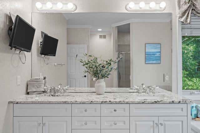 2700 Ashbourne Road, Minnetonka, MN 55391