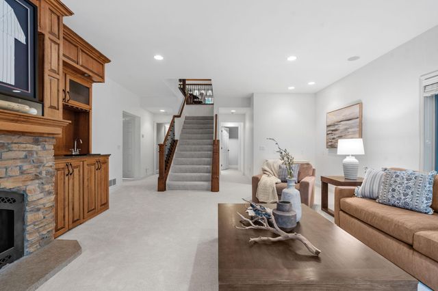 2700 Ashbourne Road, Minnetonka, MN 55391