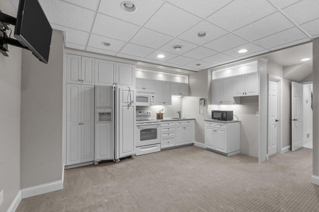 2700 Ashbourne Road, Minnetonka, MN 55391