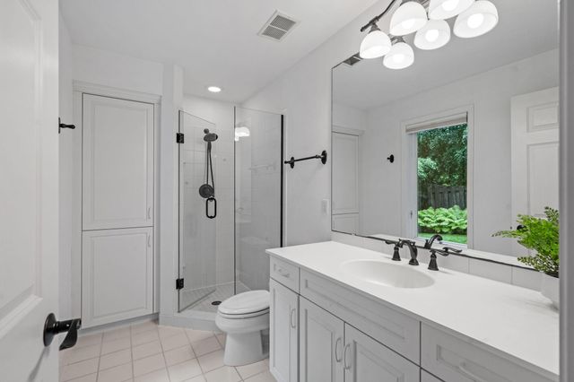 2700 Ashbourne Road, Minnetonka, MN 55391