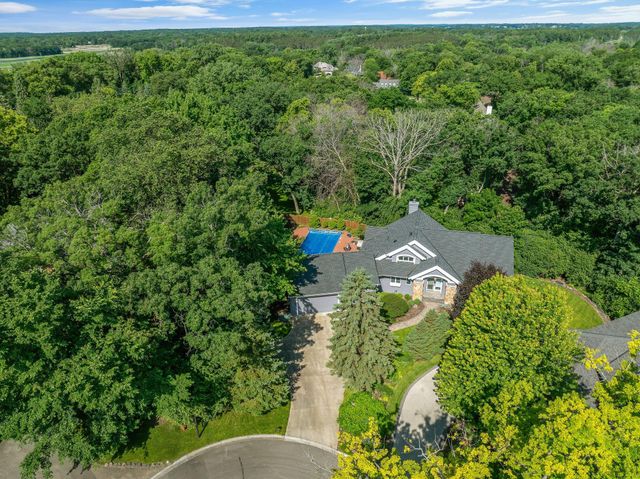 2700 Ashbourne Road, Minnetonka, MN 55391