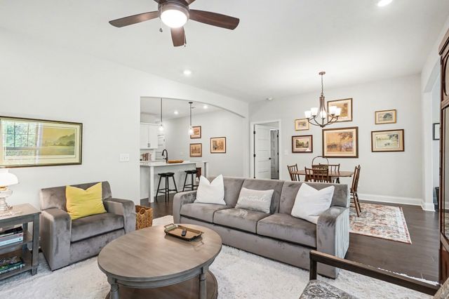 124 Owl Hollow Rd, Hendersonville, TN 37075