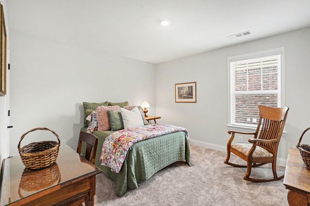 124 Owl Hollow Rd, Hendersonville, TN 37075
