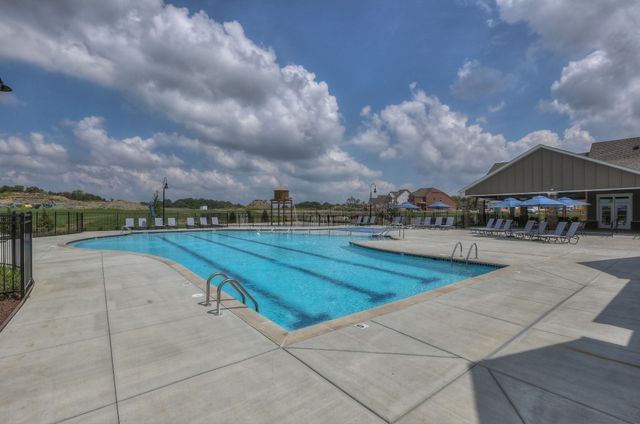 124 Owl Hollow Rd, Hendersonville, TN 37075
