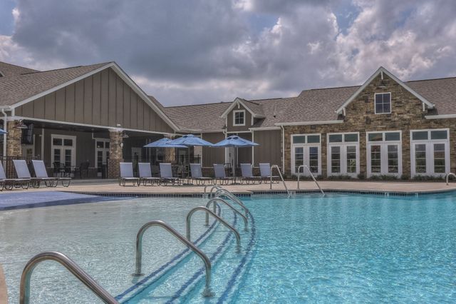 124 Owl Hollow Rd, Hendersonville, TN 37075