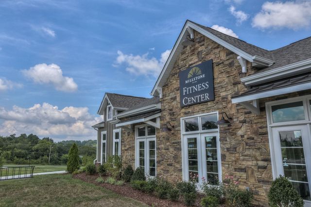 124 Owl Hollow Rd, Hendersonville, TN 37075
