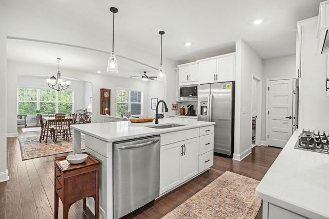 124 Owl Hollow Rd, Hendersonville, TN 37075