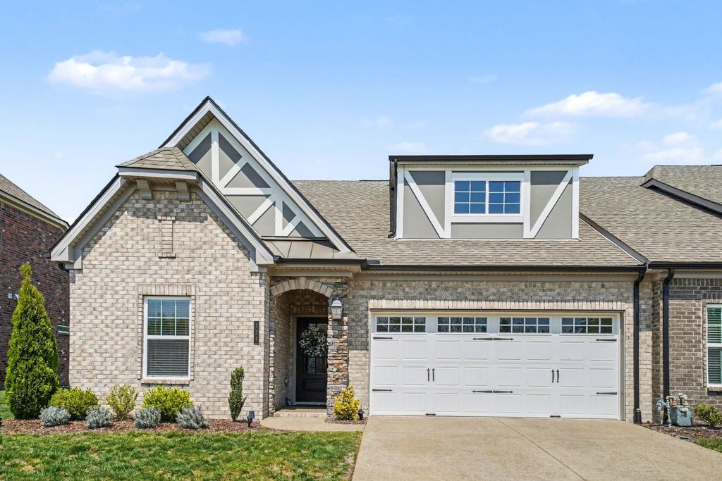 124 Owl Hollow Rd, Hendersonville, TN 37075