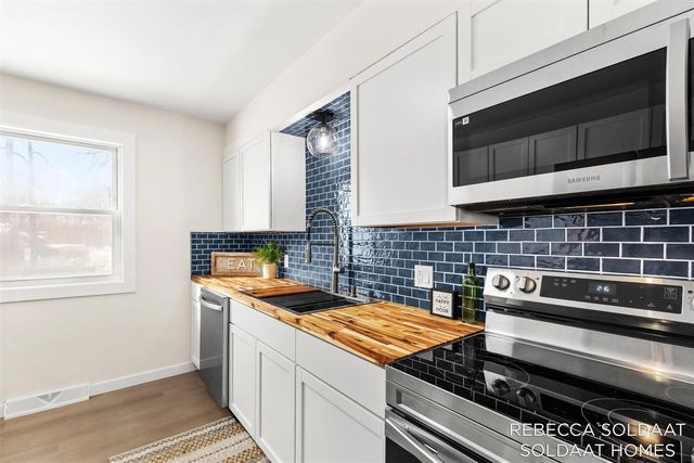 4137 Madison Avenue, Grand Rapids, MI 49548