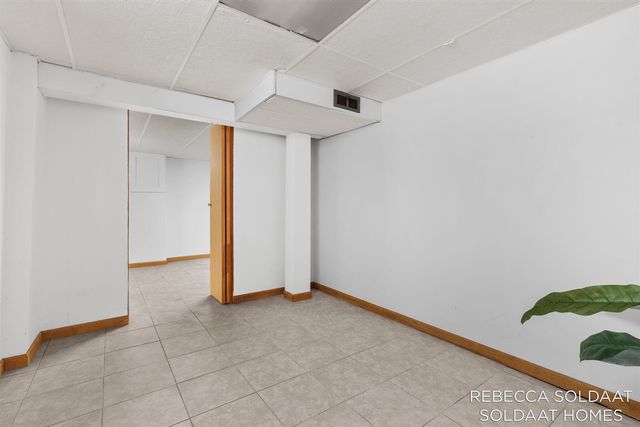 4137 Madison Avenue, Grand Rapids, MI 49548