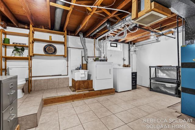 4137 Madison Avenue, Grand Rapids, MI 49548