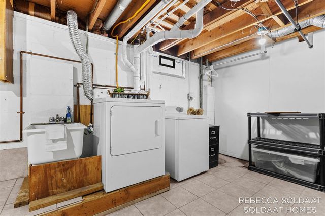 4137 Madison Avenue, Grand Rapids, MI 49548