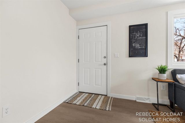 4137 Madison Avenue, Grand Rapids, MI 49548