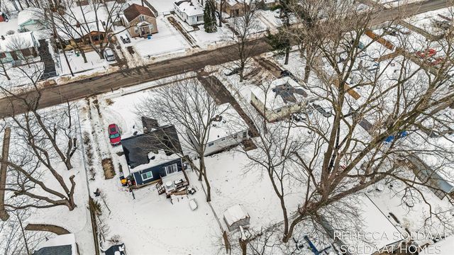 4137 Madison Avenue, Grand Rapids, MI 49548