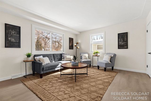 4137 Madison Avenue, Grand Rapids, MI 49548