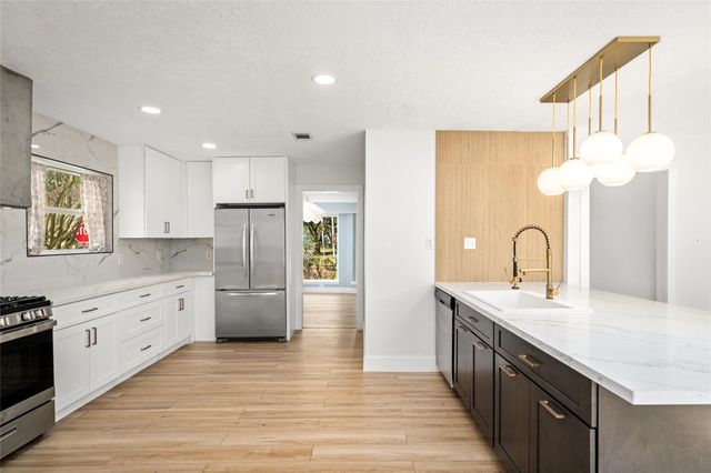 10831 Holly Springs Drive, Houston, TX 77042