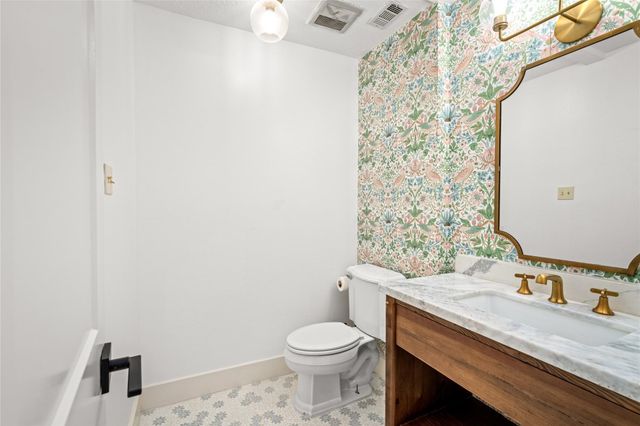 10831 Holly Springs Drive, Houston, TX 77042