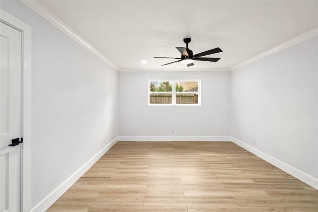 10831 Holly Springs Drive, Houston, TX 77042